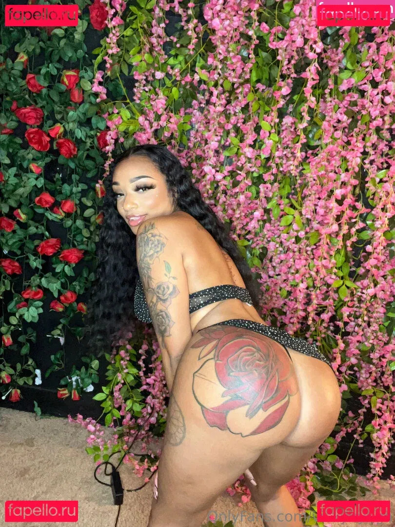 vickyhyuga Onlyfans Photo Gallery 