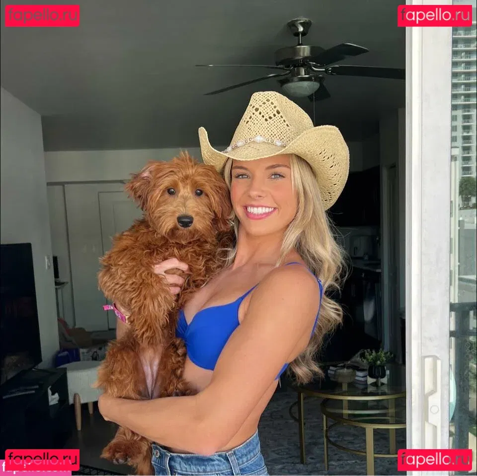 oliviaabonn Onlyfans Photo Gallery 