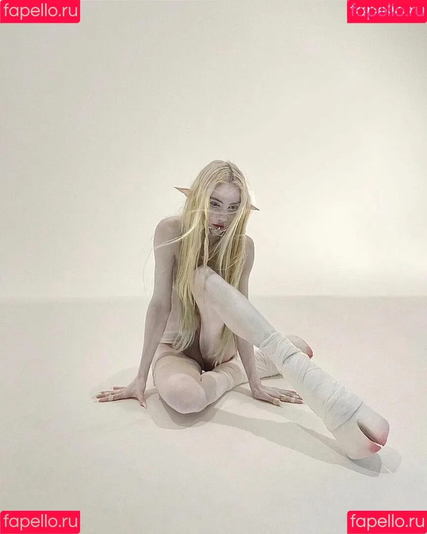 Grimes Onlyfans Photo Gallery 