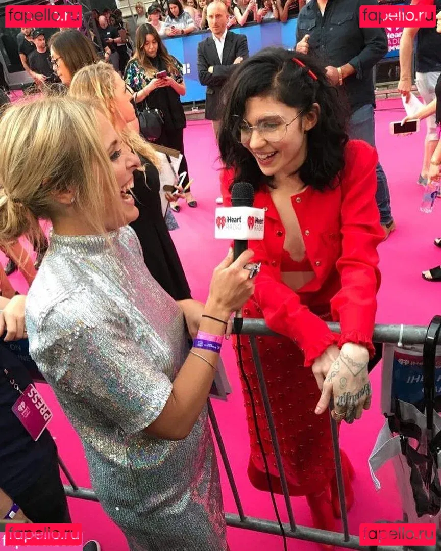 Grimes Onlyfans Photo Gallery 