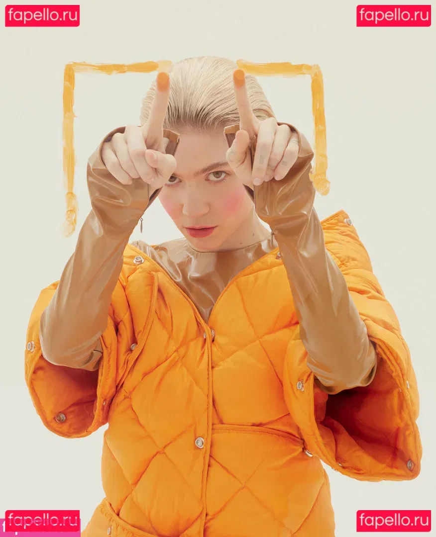 Grimes Onlyfans Photo Gallery 