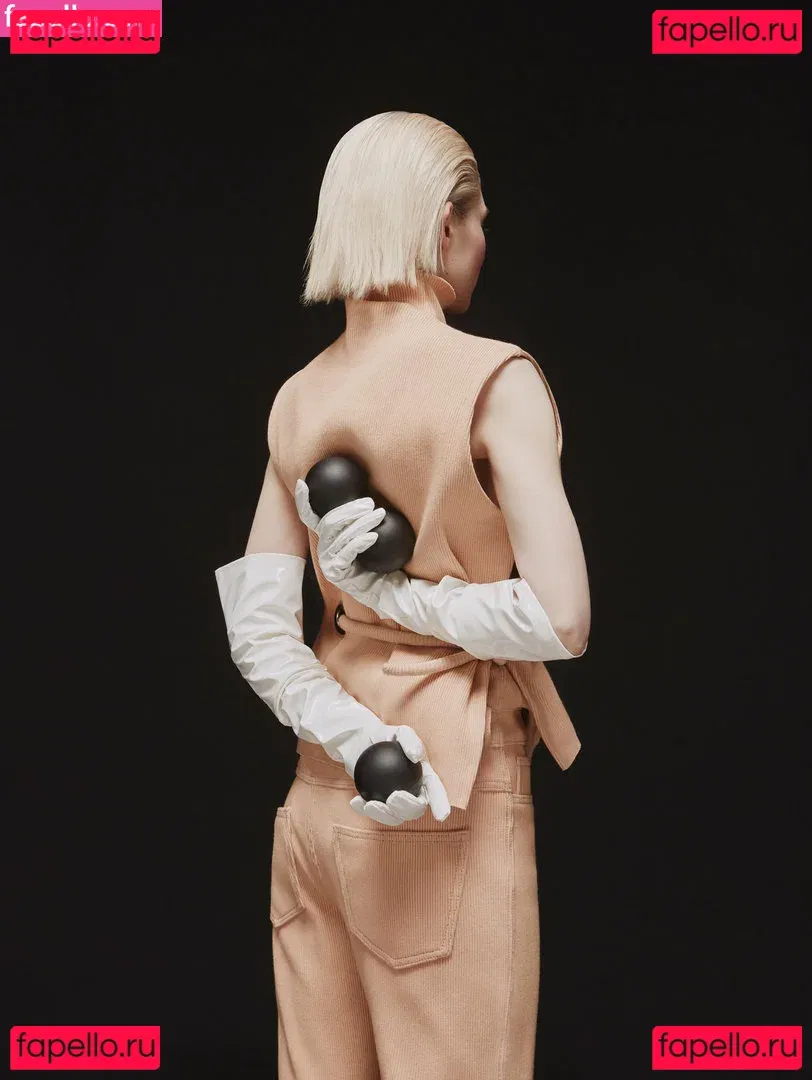 Grimes Onlyfans Photo Gallery 