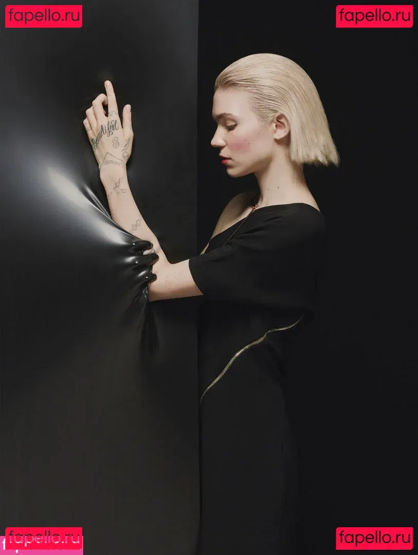 Grimes Onlyfans Photo Gallery 