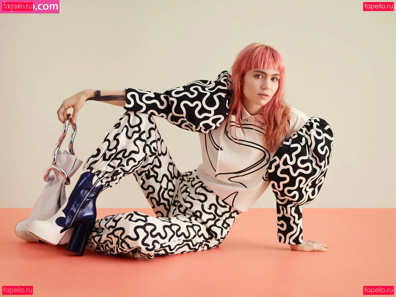 Grimes Onlyfans Photo Gallery 