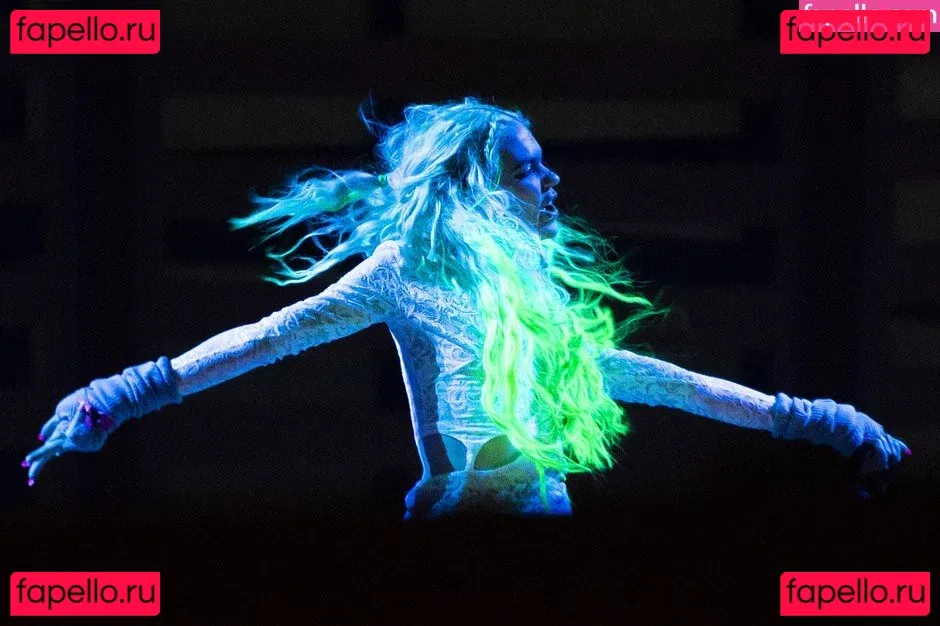 Grimes Onlyfans Photo Gallery 