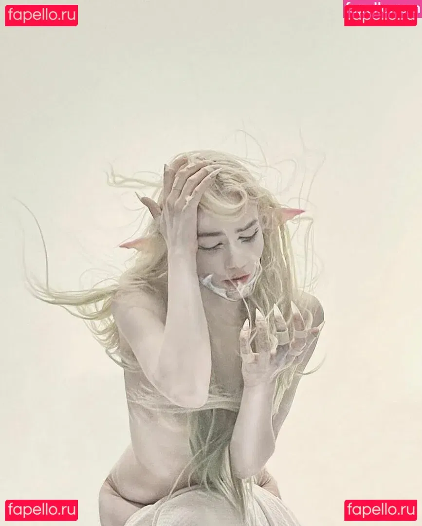 Grimes Onlyfans Photo Gallery 