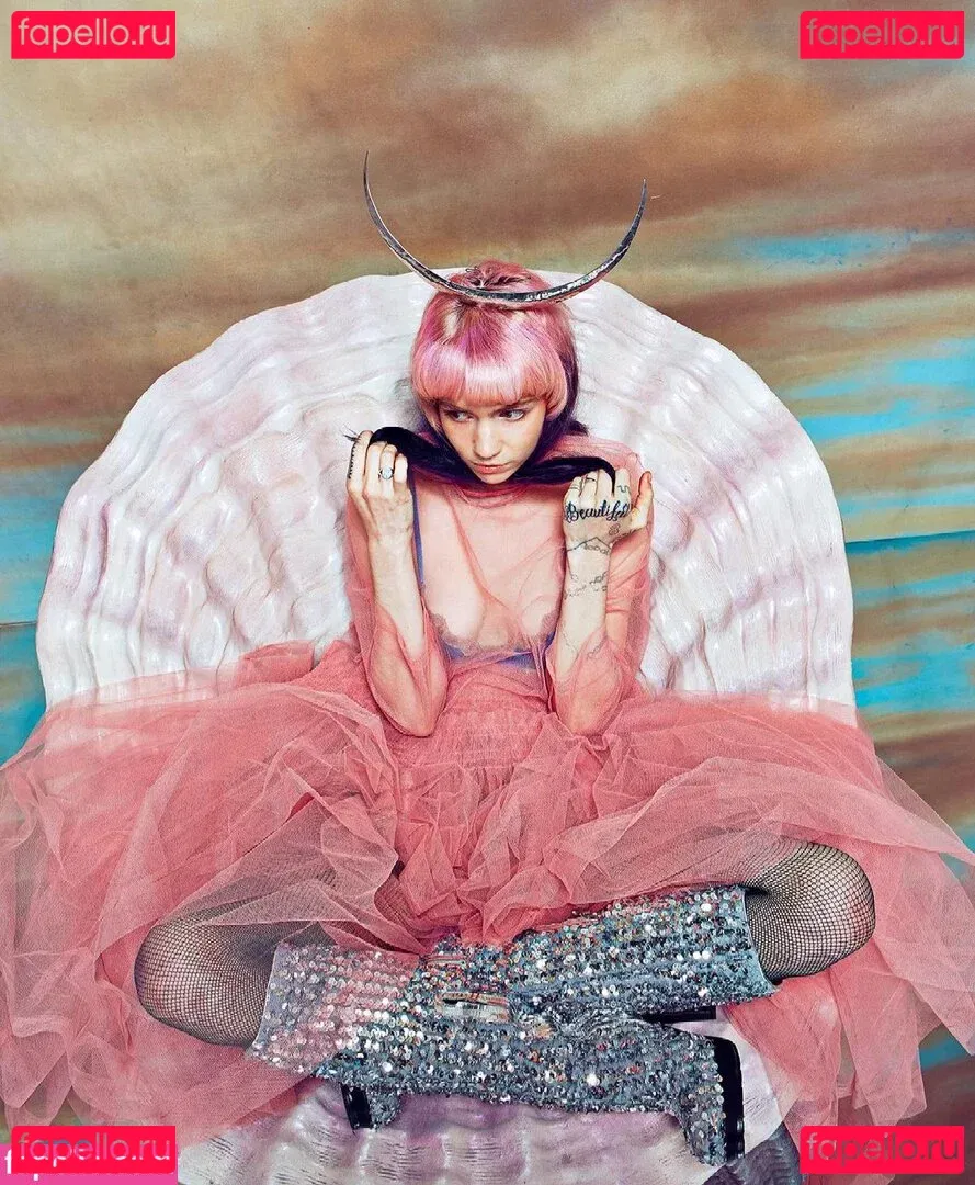 Grimes Onlyfans Photo Gallery 