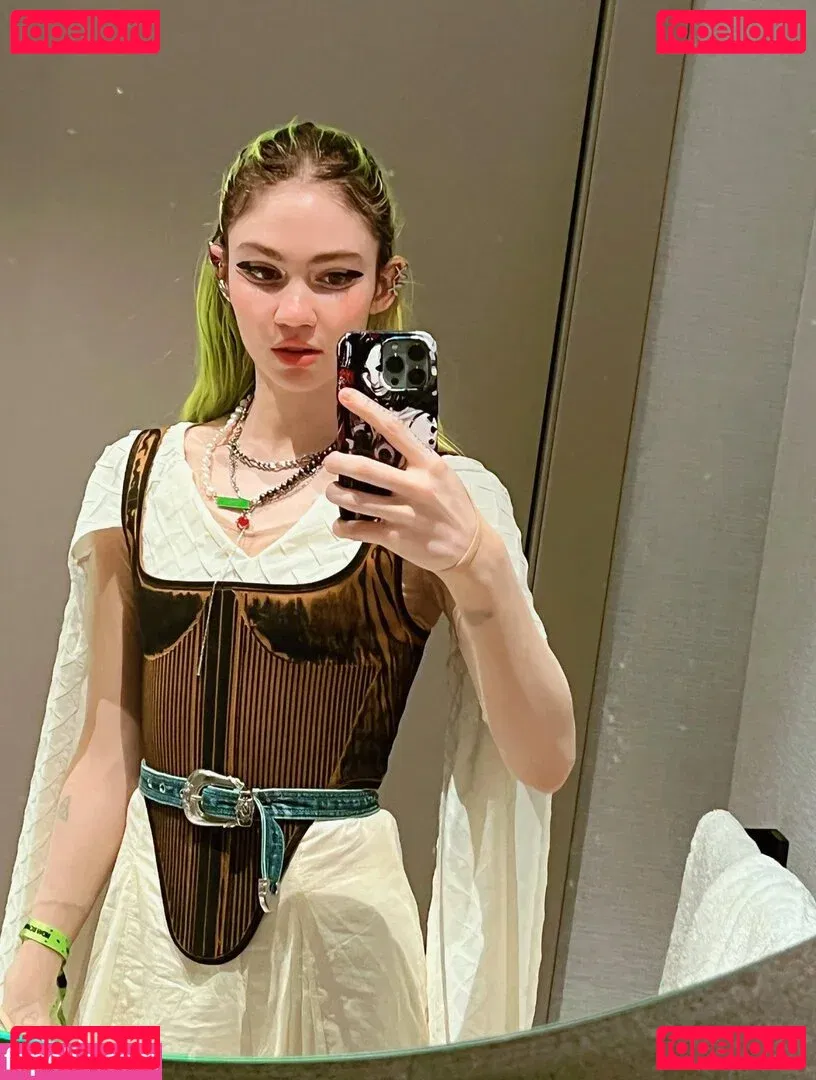 Grimes Onlyfans Photo Gallery 