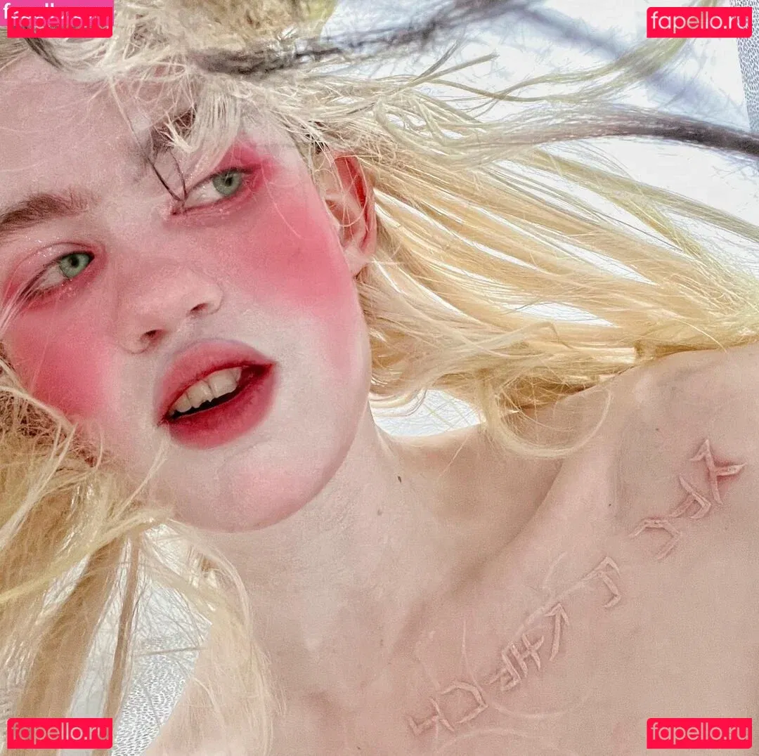 Grimes Onlyfans Photo Gallery 