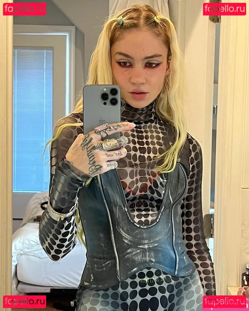 Grimes Onlyfans Photo Gallery 