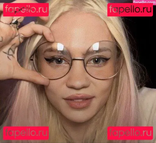 Grimes Onlyfans Photo Gallery 