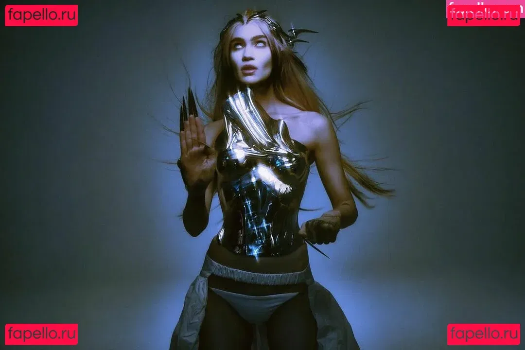 Grimes Onlyfans Photo Gallery 