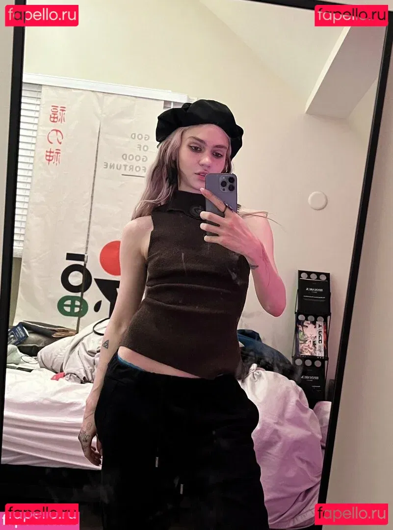 Grimes Onlyfans Photo Gallery 