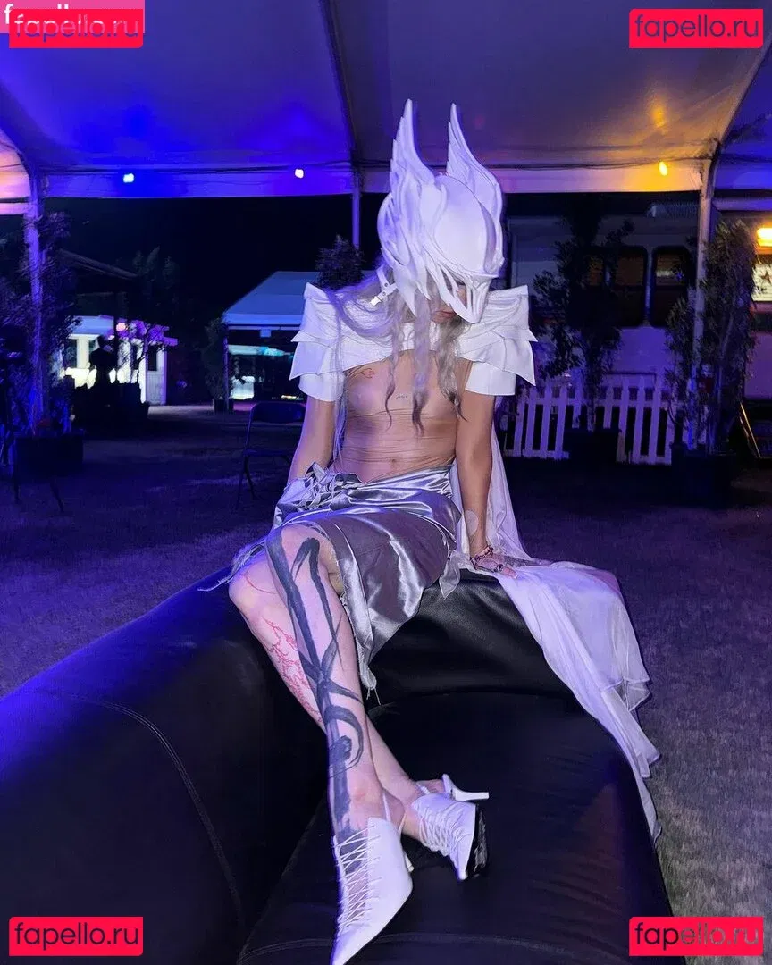 Grimes Onlyfans Photo Gallery 