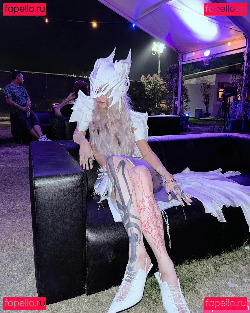 Grimes Onlyfans Photo Gallery 