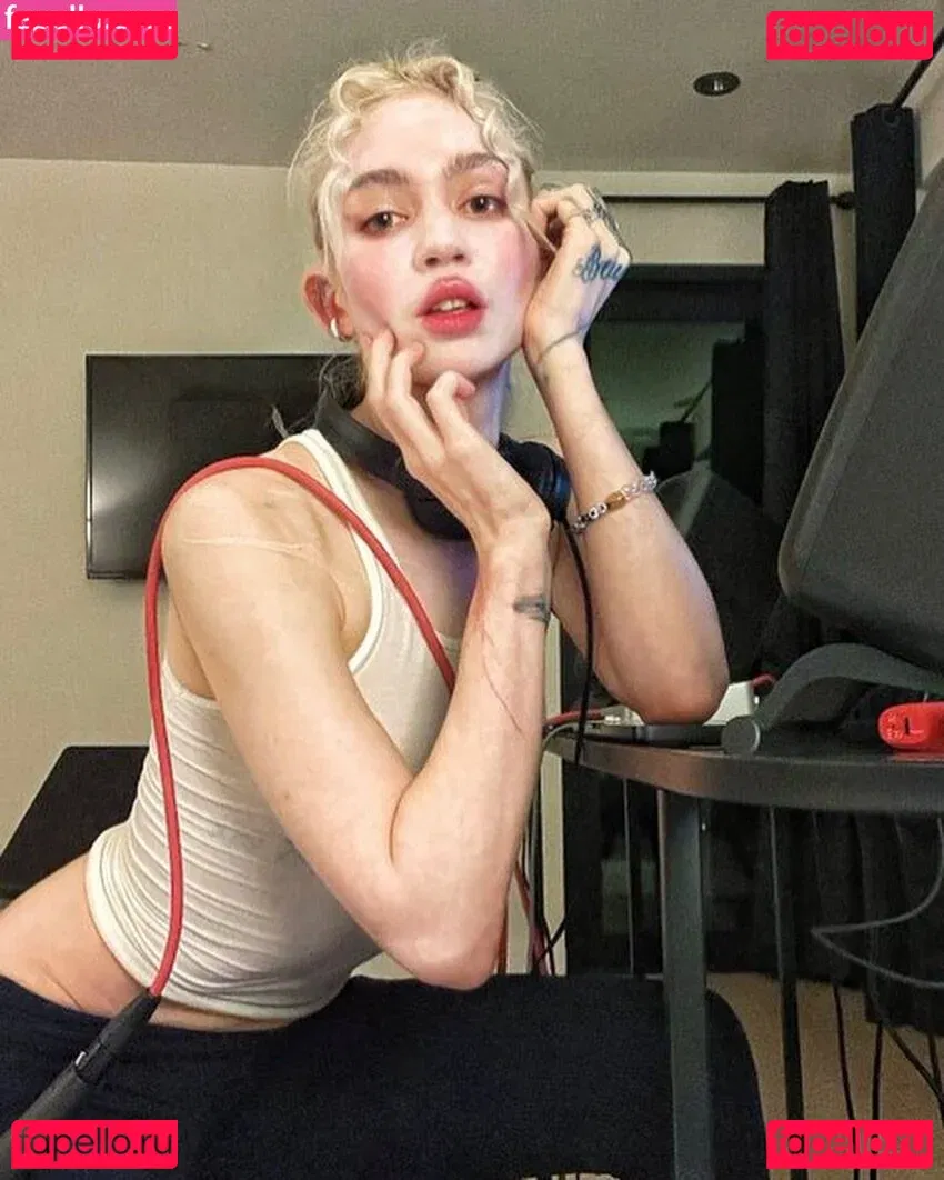 Grimes Onlyfans Photo Gallery 