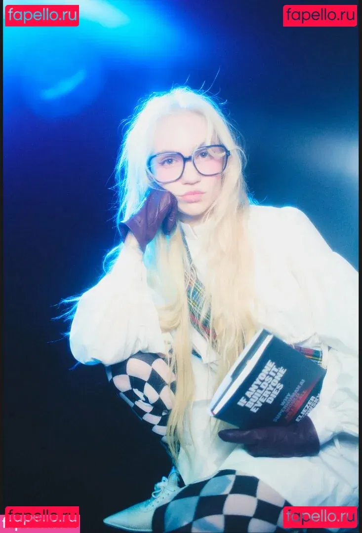 Grimes Onlyfans Photo Gallery 