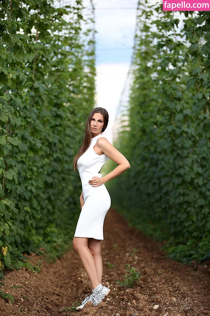 Connie Carter Onlyfans Photo Gallery 