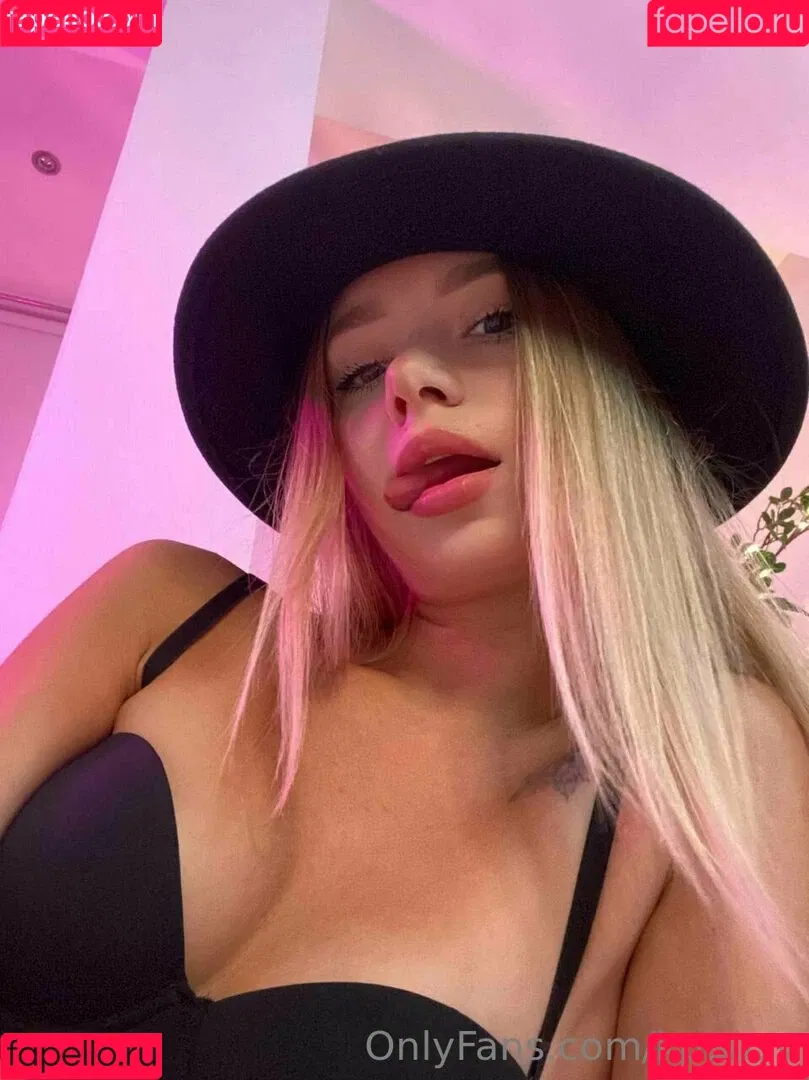 kpuusy Onlyfans Photo Gallery 