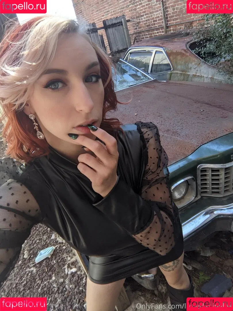thepigeonbrat Onlyfans Photo Gallery 