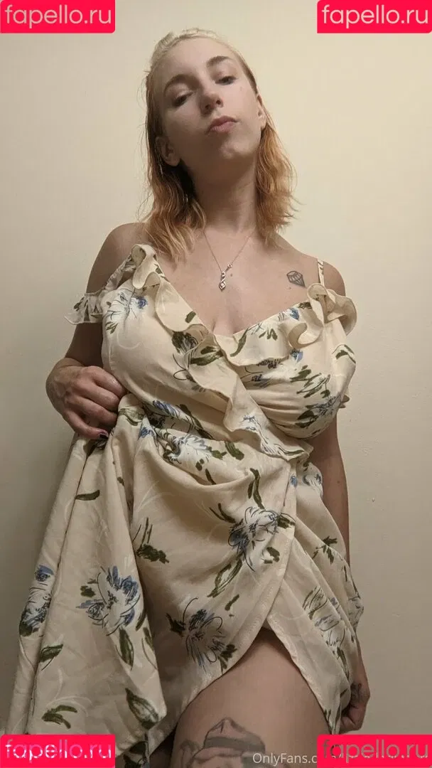 thepigeonbrat Onlyfans Photo Gallery 