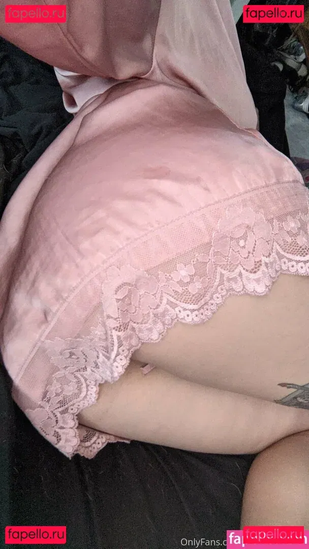 thepigeonbrat Onlyfans Photo Gallery 