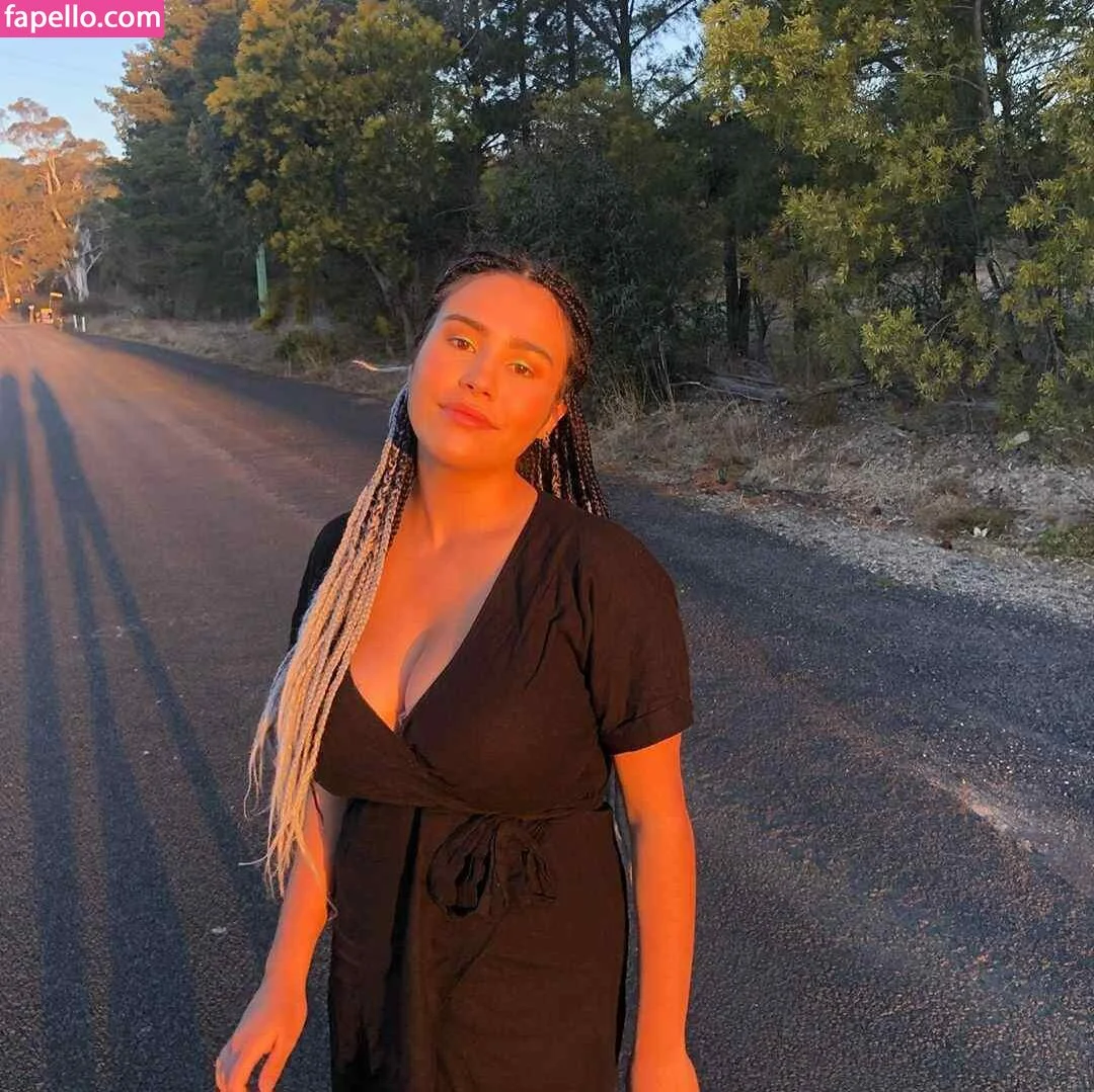 Lotti Loka Onlyfans Photo Gallery 