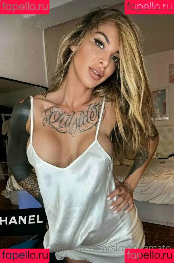 simoneamato Onlyfans Photo Gallery 