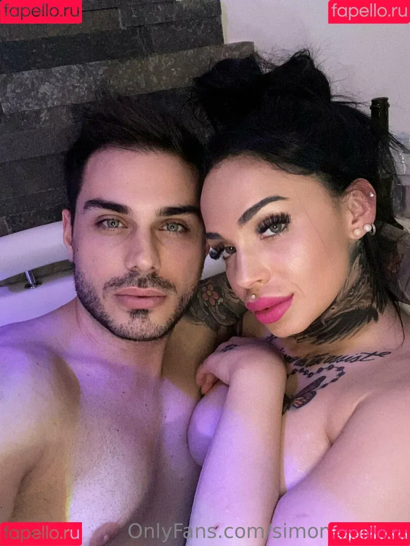 simoneamato Onlyfans Photo Gallery 