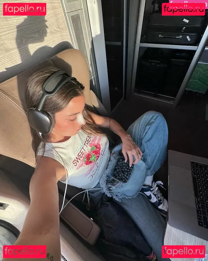 paulagonu Onlyfans Photo Gallery 