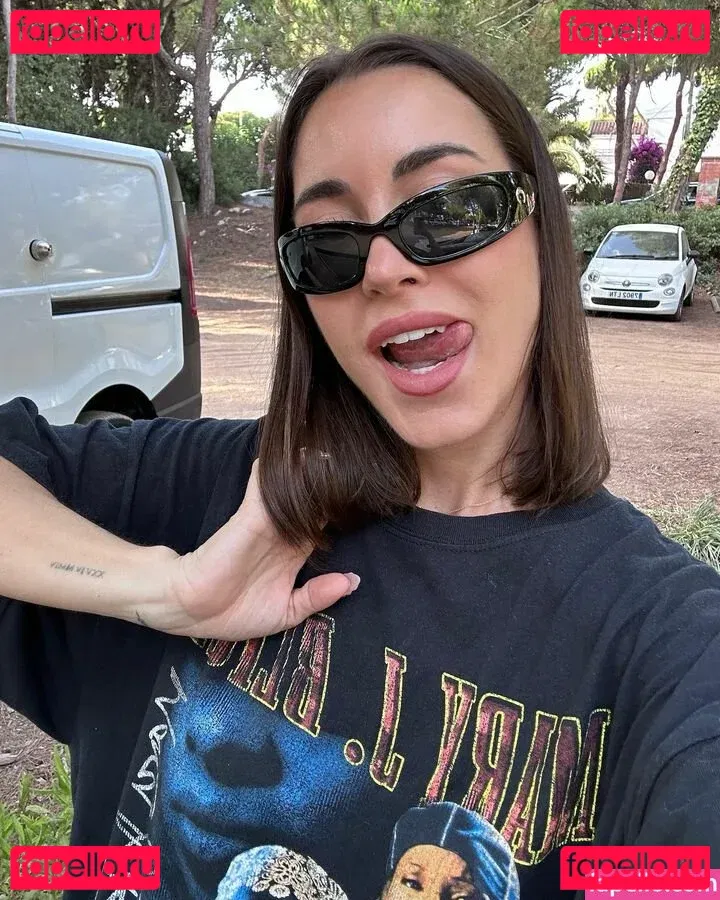 paulagonu Onlyfans Photo Gallery 