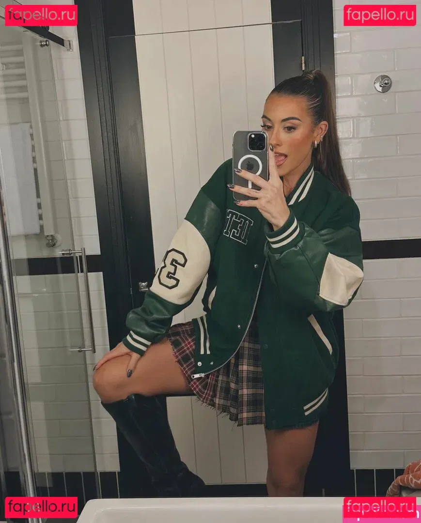 paulagonu Onlyfans Photo Gallery 