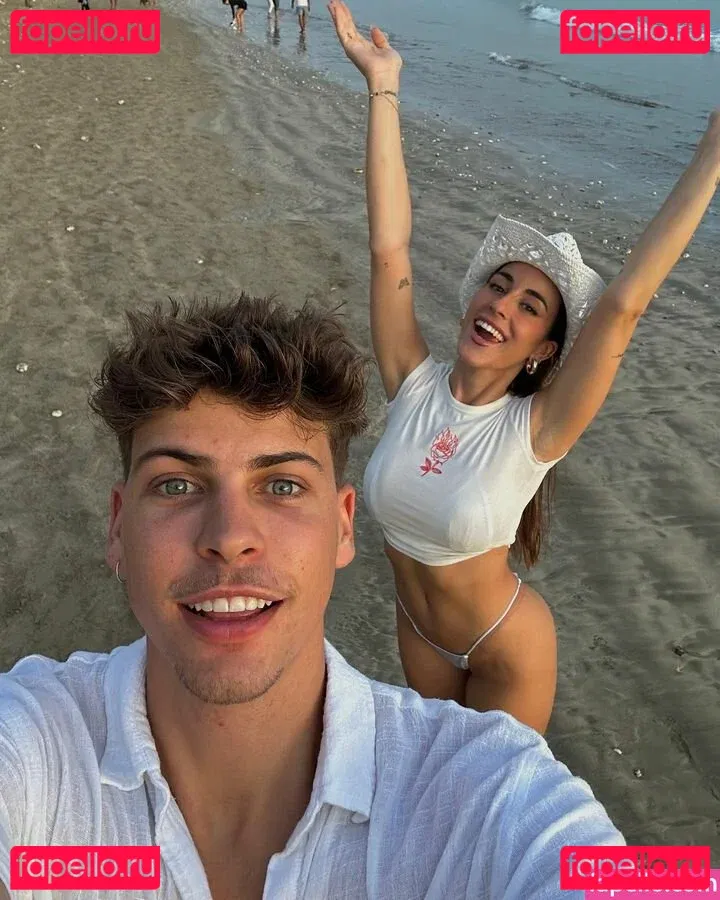 paulagonu Onlyfans Photo Gallery 