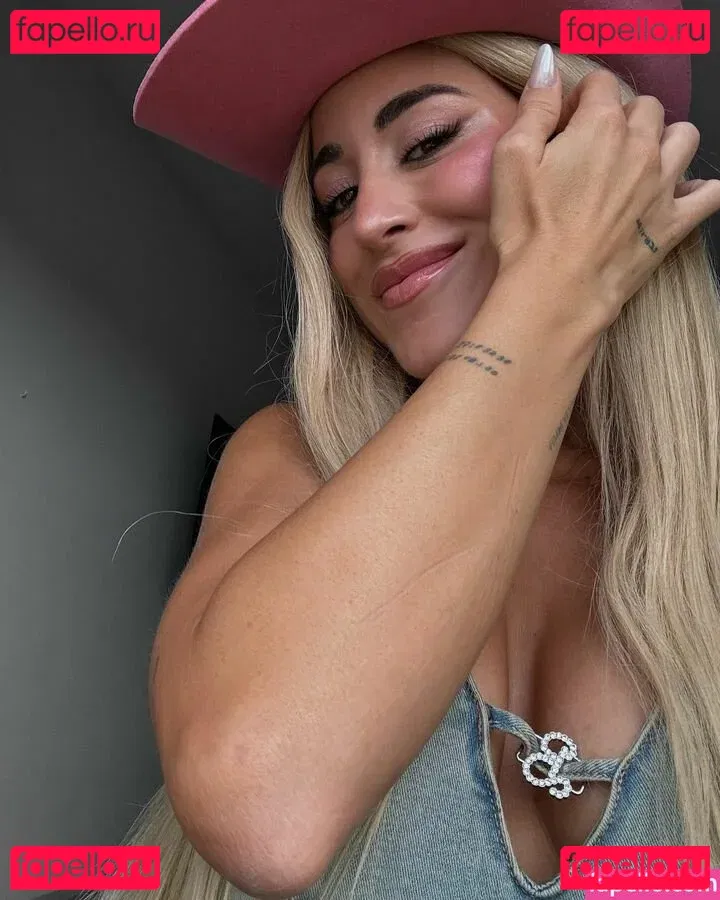 paulagonu Onlyfans Photo Gallery 