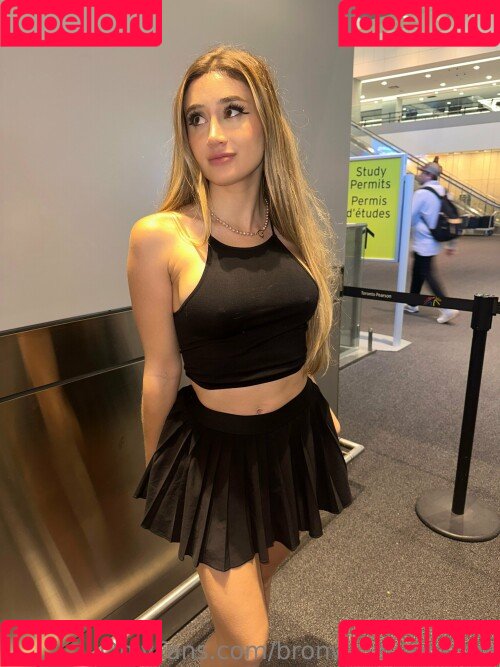 Bronwin Aurora Onlyfans Photo Gallery 