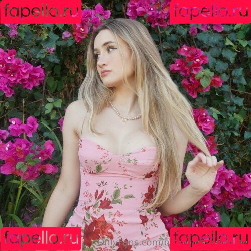 Bronwin Aurora Onlyfans Photo Gallery 