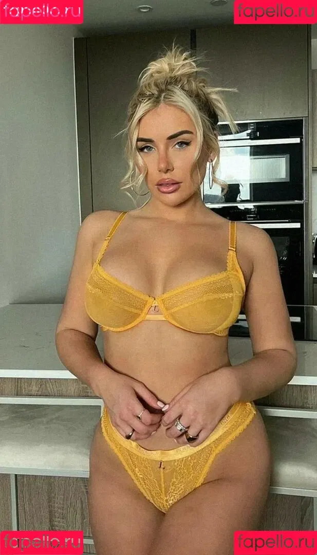 Ellie Brown Onlyfans Photo Gallery 