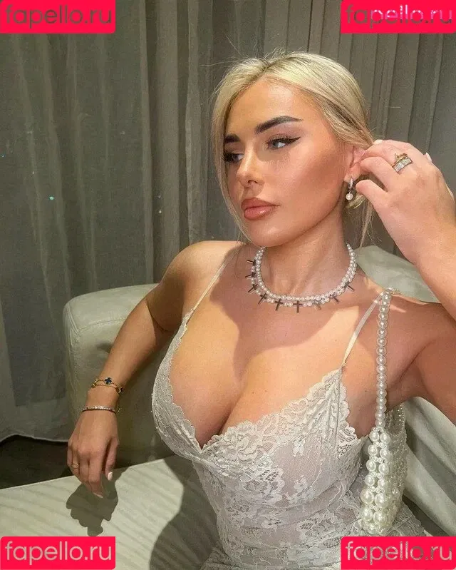 Ellie Brown Onlyfans Photo Gallery 