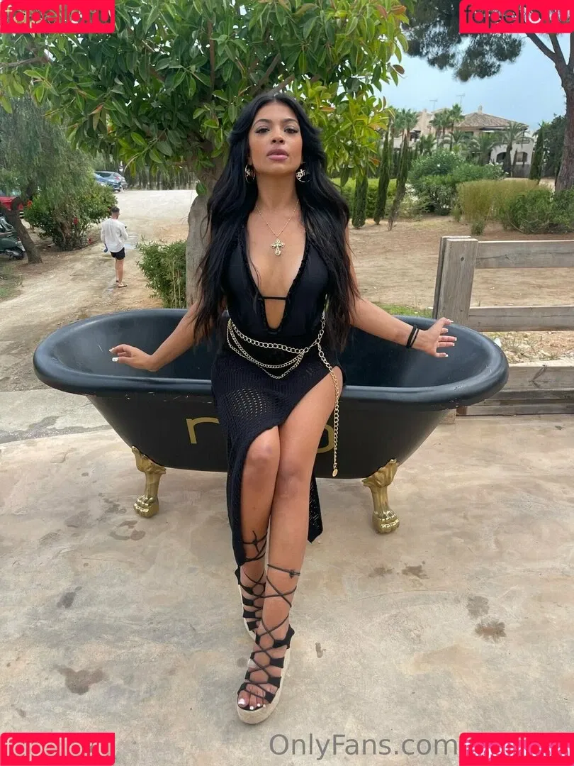 Hatidza Demirovic Onlyfans Photo Gallery 