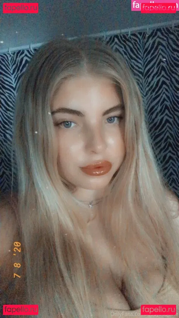 dailyavajune Onlyfans Photo Gallery 