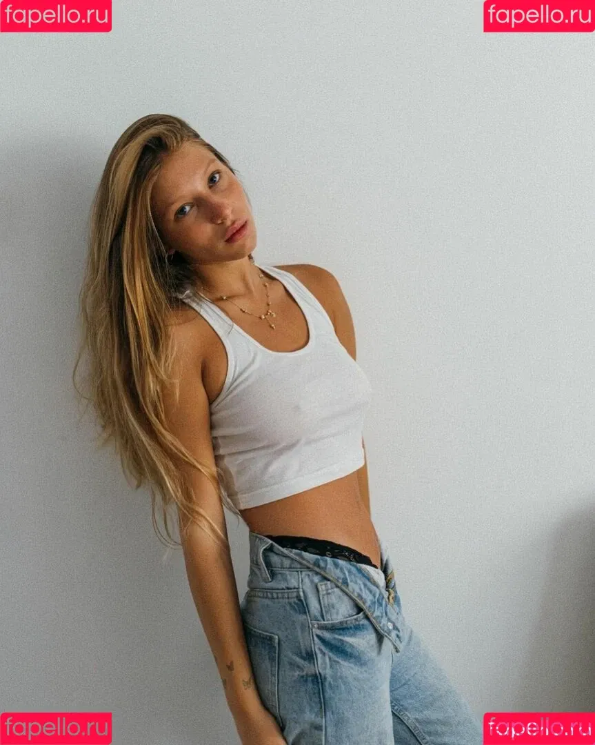 Roni Zouler Onlyfans Photo Gallery 