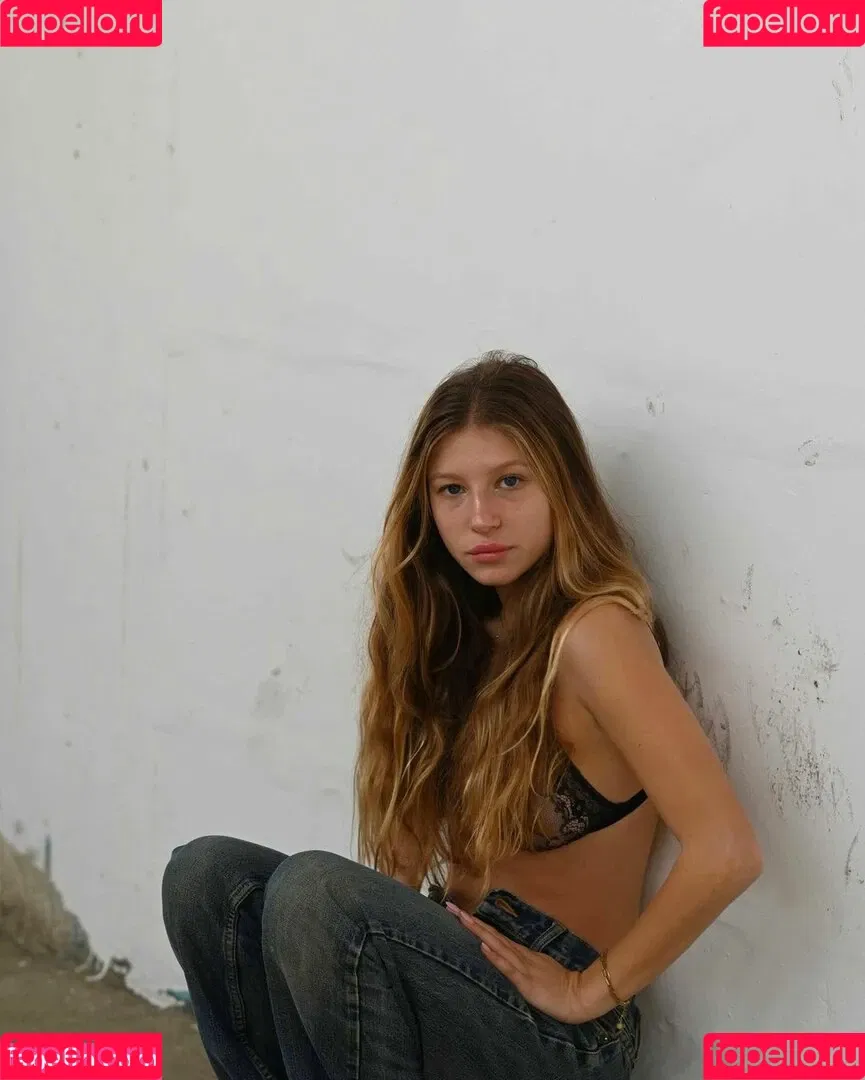 Roni Zouler Onlyfans Photo Gallery 