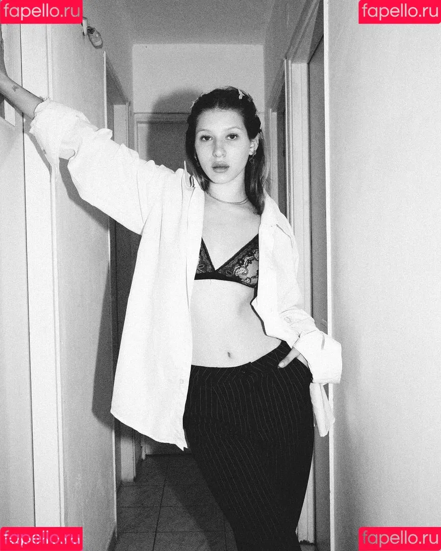 Roni Zouler Onlyfans Photo Gallery 
