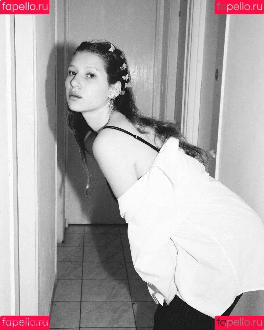 Roni Zouler Onlyfans Photo Gallery 