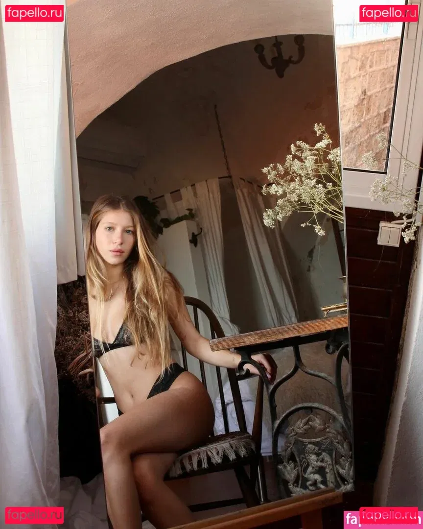 Roni Zouler Onlyfans Photo Gallery 