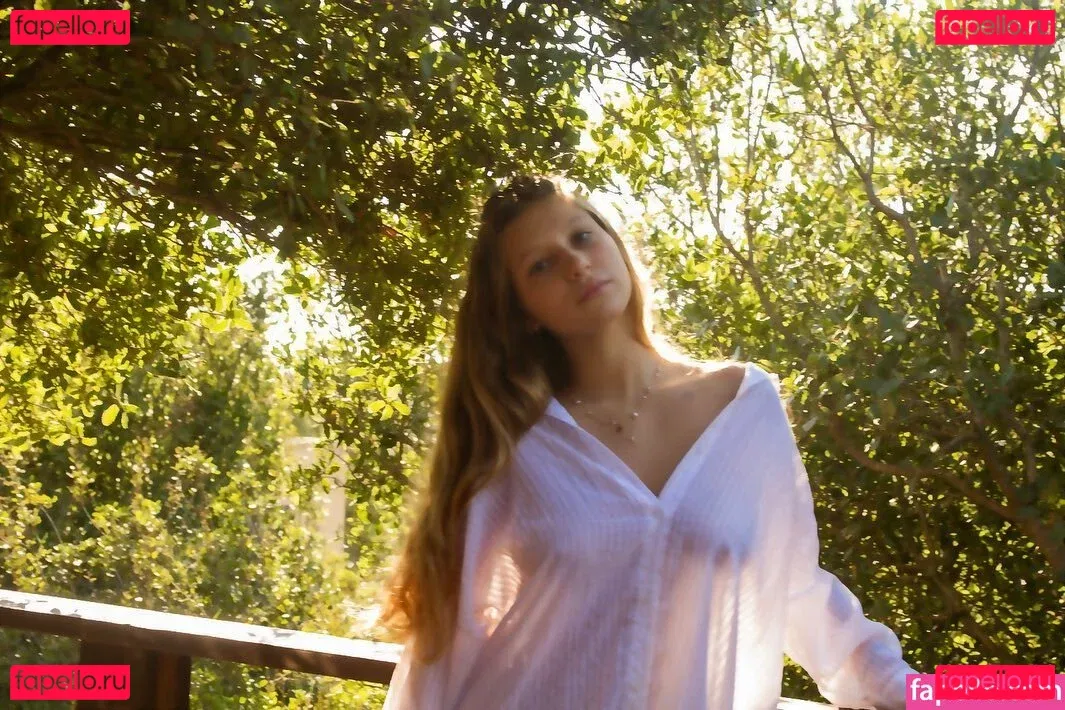 Roni Zouler Onlyfans Photo Gallery 