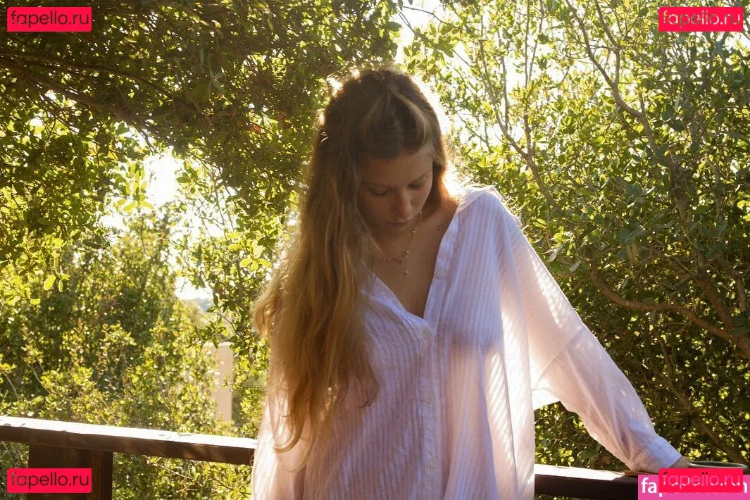 Roni Zouler Onlyfans Photo Gallery 