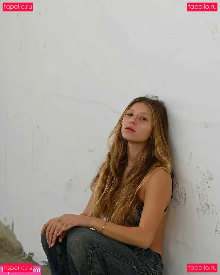 Roni Zouler Onlyfans Photo Gallery 