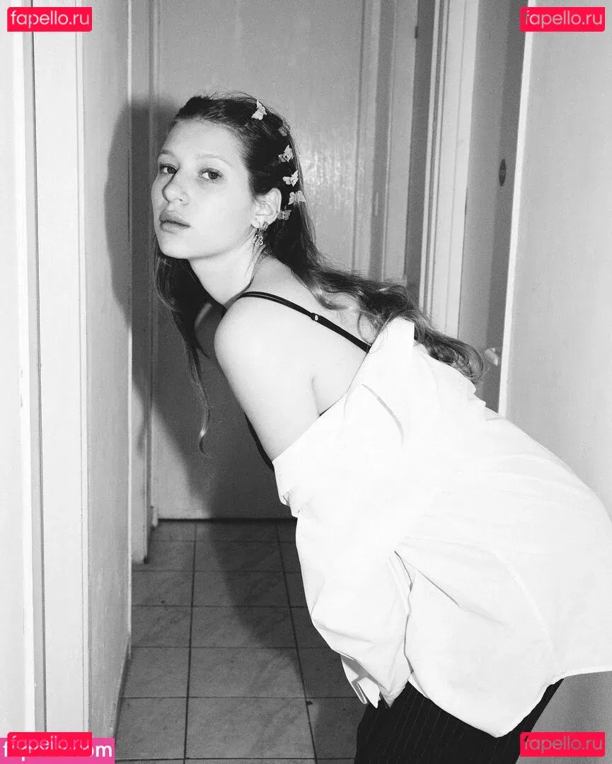 Roni Zouler Onlyfans Photo Gallery 