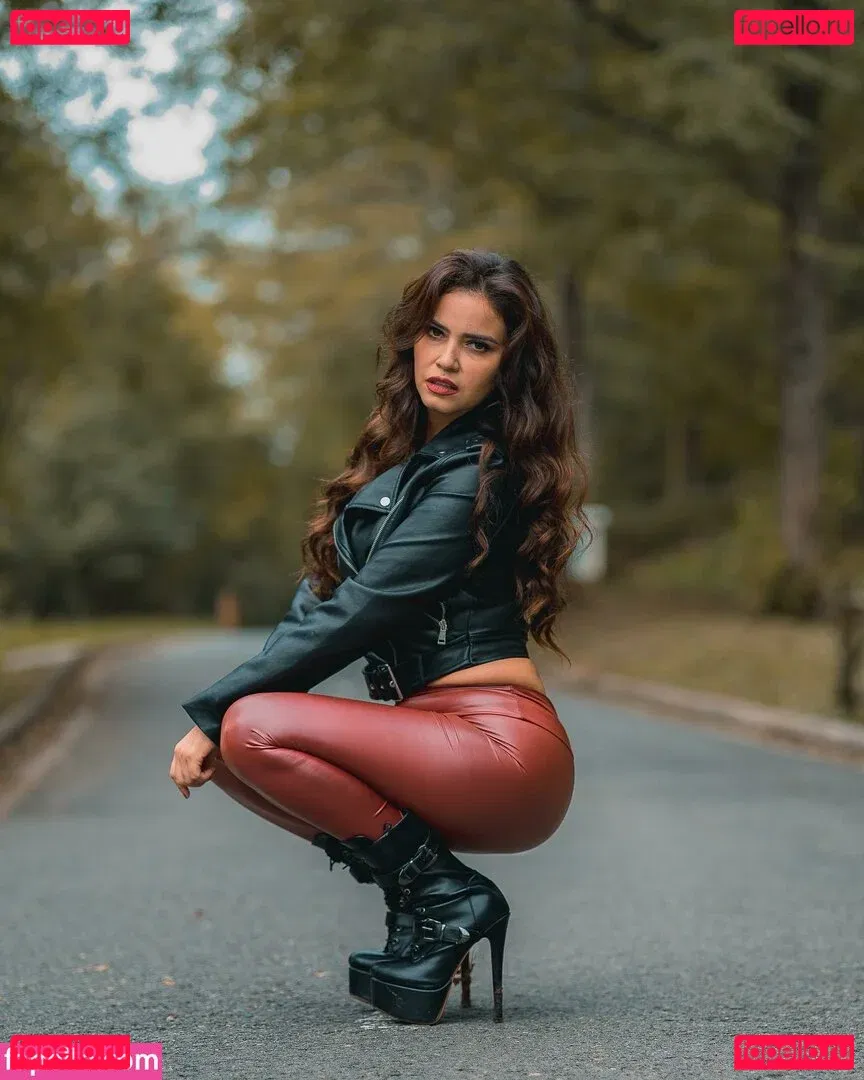 Bella_bellss2223 Onlyfans Photo Gallery 